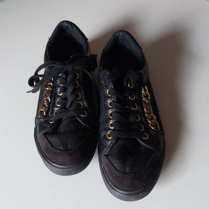 Black Guess logo sneakers size 7M